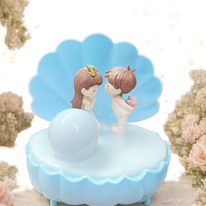 Moonlit Pearl Couple